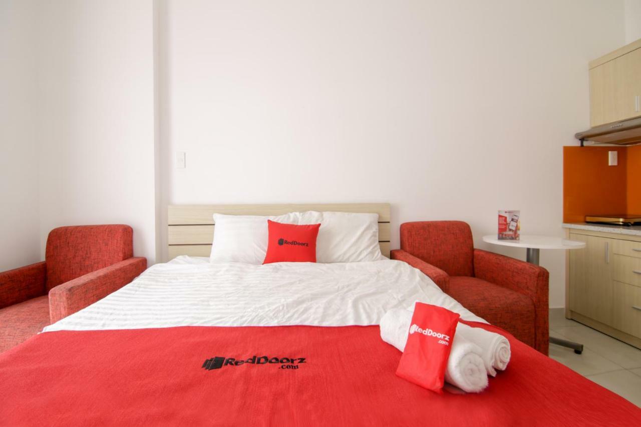 Reddoorz Near Quan Khu 7 Stadium TP. Hồ Chí Minh Ngoại thất bức ảnh